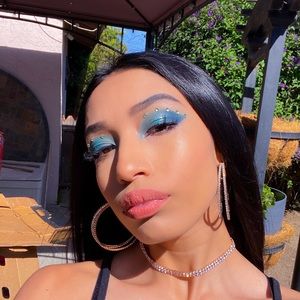 Meet your Posher, Joely